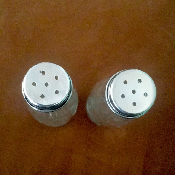 Vintage 1950’S Coca-Cola Glass Bottles SALT & PEPPER SHAKERS - Picture 4 of 9